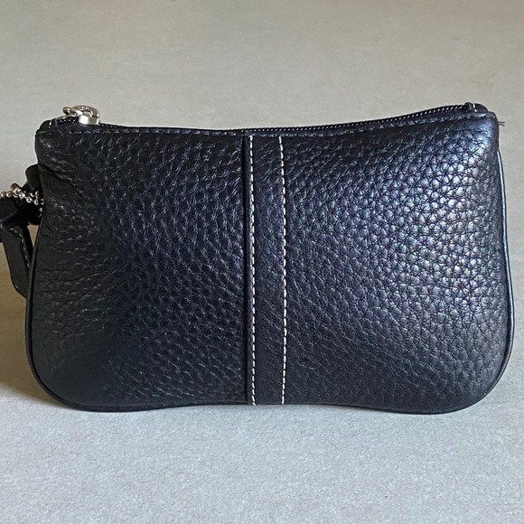 Coach wristlet. - Picture 10 of 10